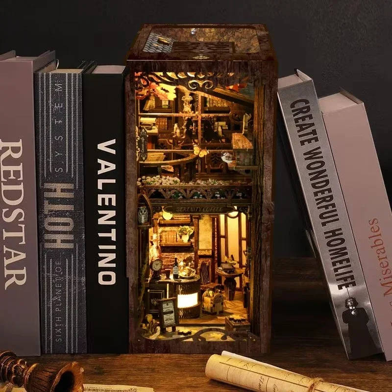 Serenity Coffee House Bookshel - Diy Wooden Book Nook Kit Shelf Insert recension och pris